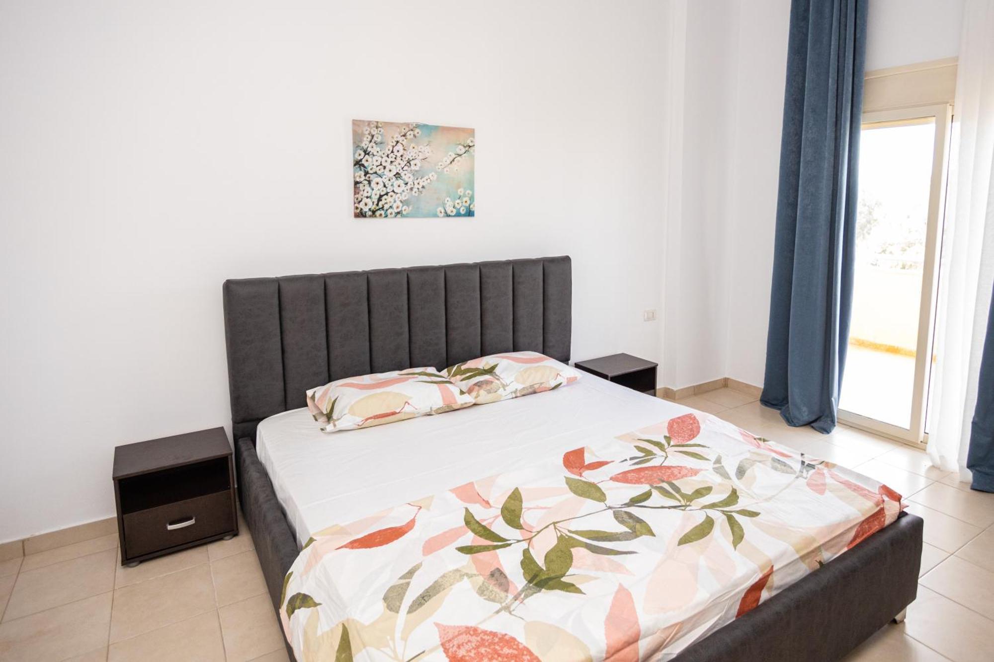 Emigres Apartments Vlorë Exterior foto